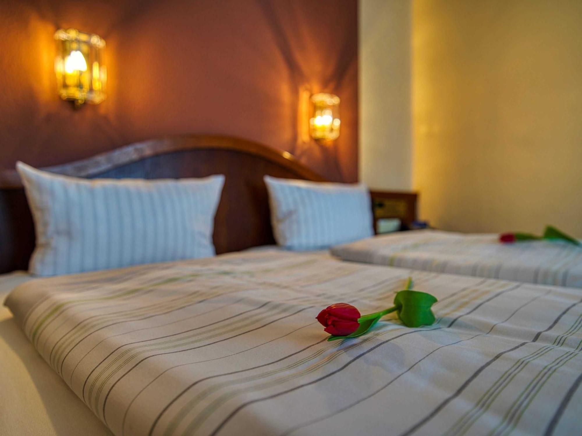 Reichels Parkhotel Бад Виндсхайм Екстериор снимка
